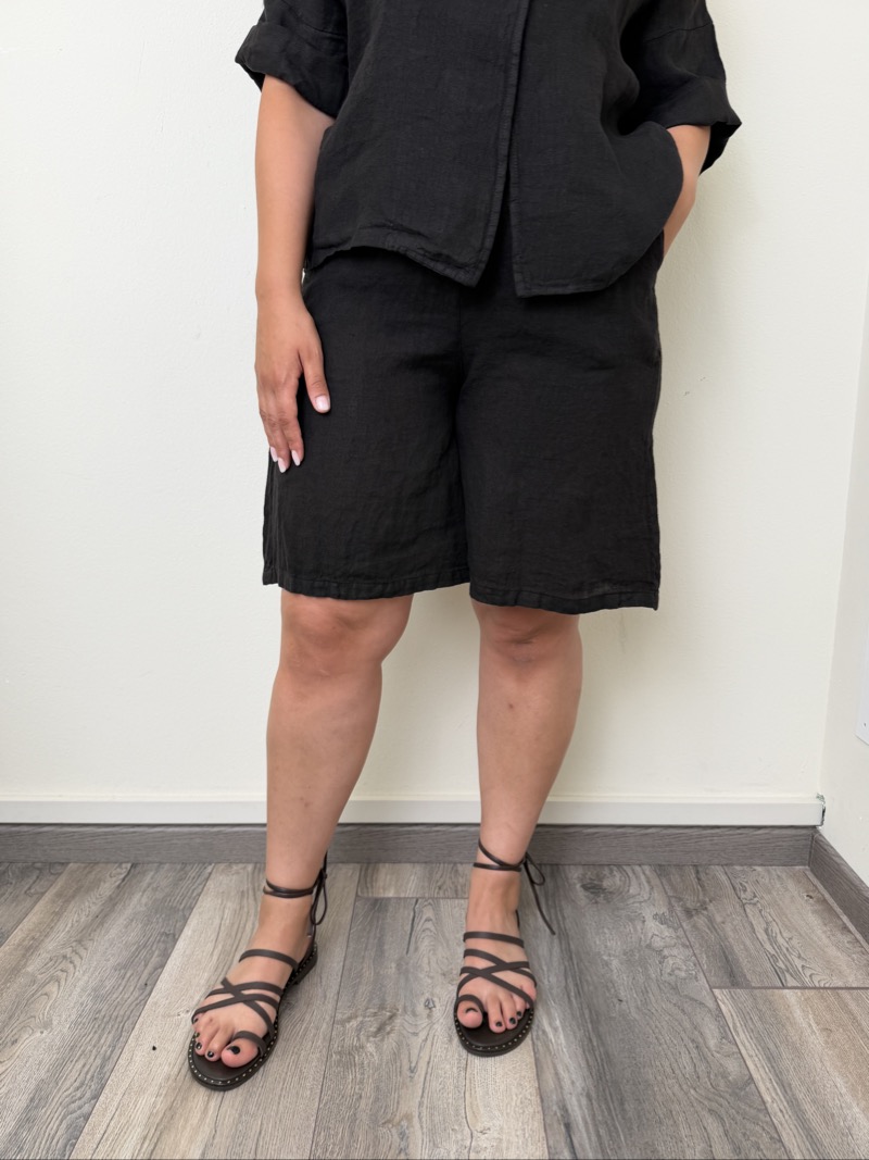 short lino nero susy star